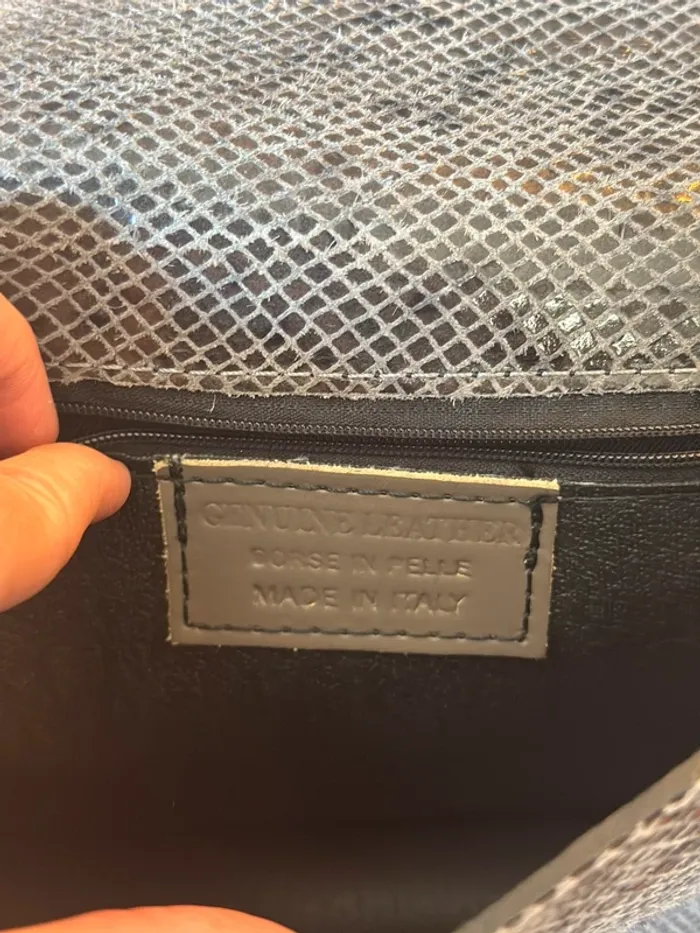 Sac en cuir imprimé python noir et gris – Chaîne métal ajustable – Borse in Pelle - photo numéro 10