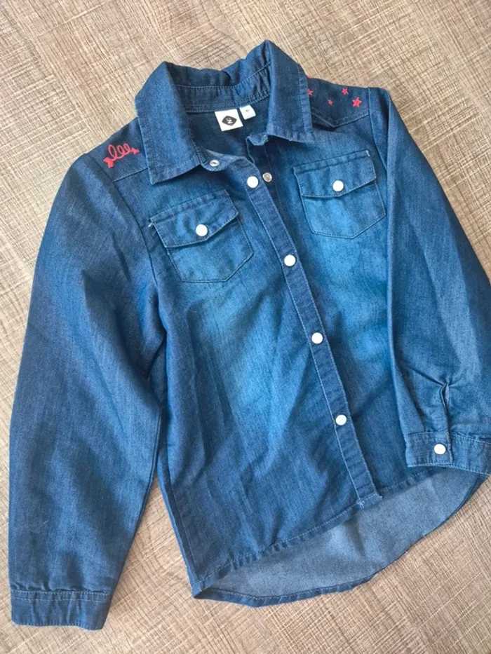 Chemise en jean Z 5 ans en parfait état - photo numéro 2