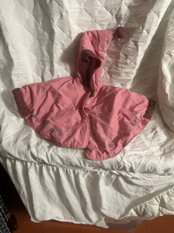 Poncho taille 12mois marque kiabi bébé