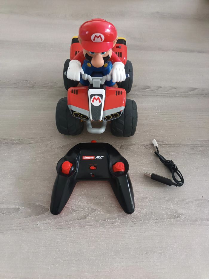 Quad télécommandé