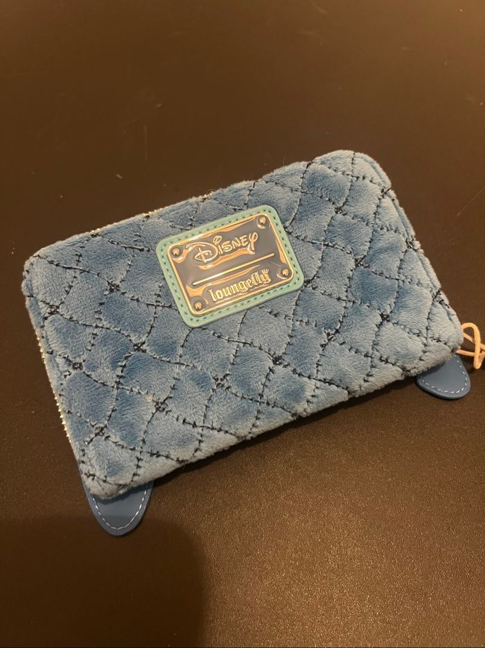 Loungefly porte feuille Stitch Scrump SDCC - photo numéro 5