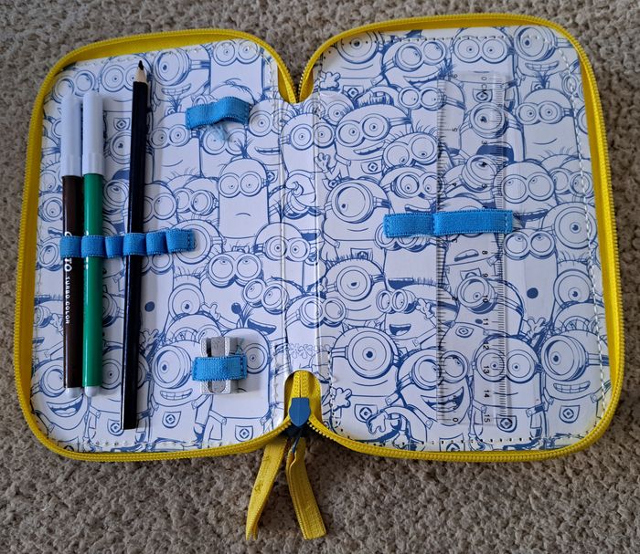 🪆 Trousse à 3 compartiments Les Minions - photo numéro 4