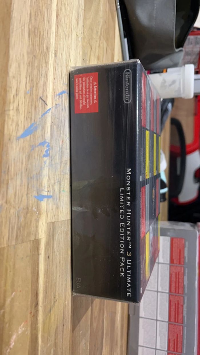 Console Nintendo 3DS XL Monster Hunter 3 Ultimate Limited Edition - neuve - photo numéro 3