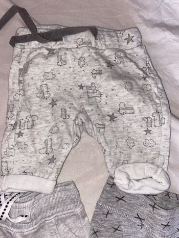 5 pantalons et 1 haut