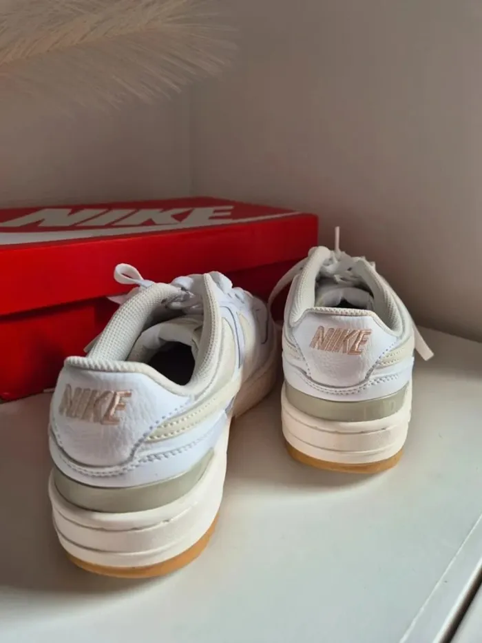 Nike Gamma Force Taille 40.5 EUR  blanc et beige sneaker basket NEUVE avec boite - photo numéro 8