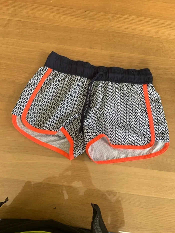 Short tribord