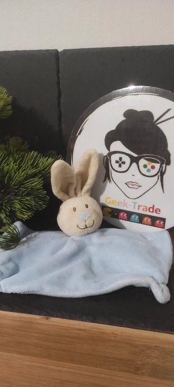 doudou lapin bleu marron nicotoy carré beige