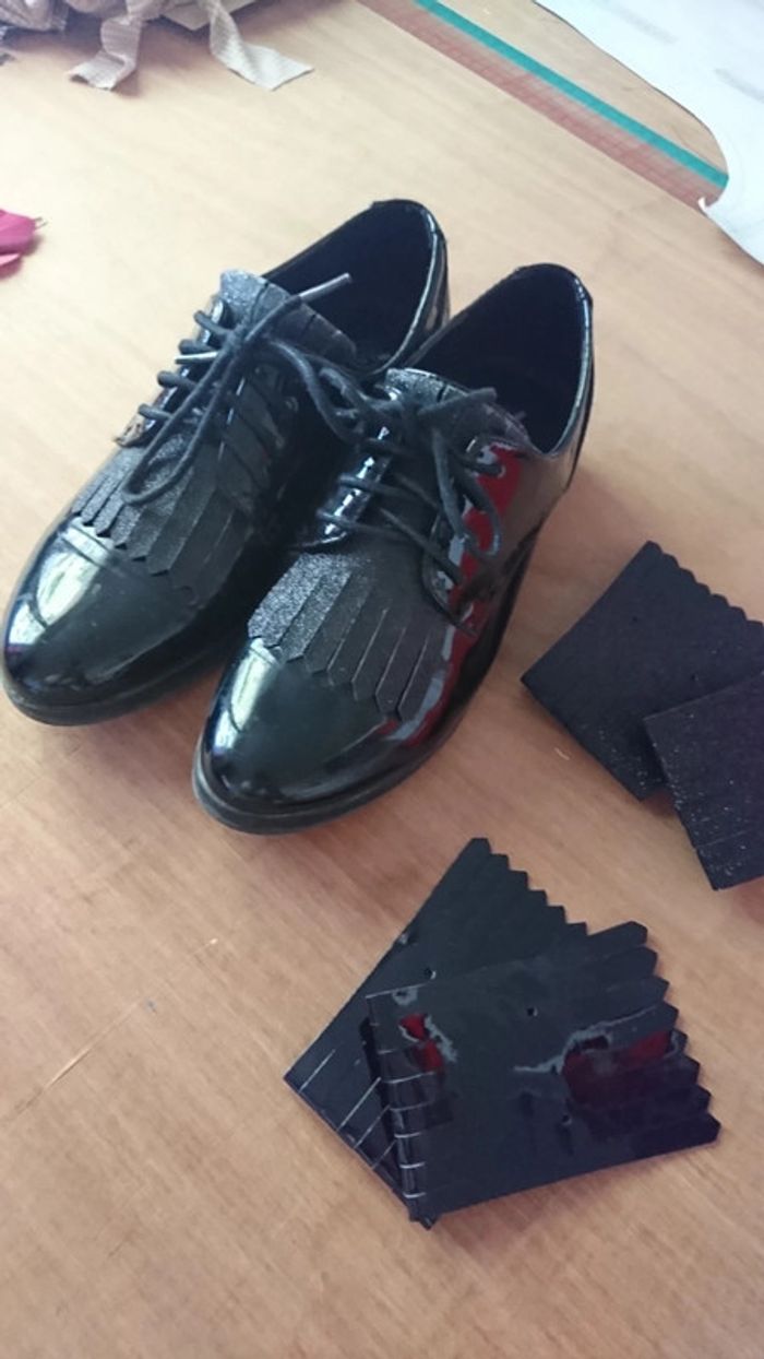 Derbies noire vernies