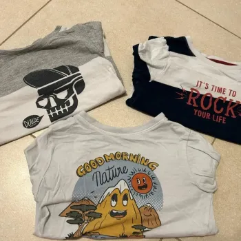 Trois T-shirts manches longues garçon Kiabi taille 4ans