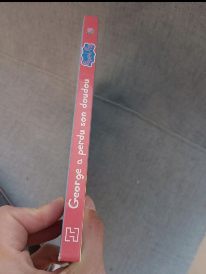 Livre cartonné Peppa pig Georges a perdu son doudou - photo numéro 2