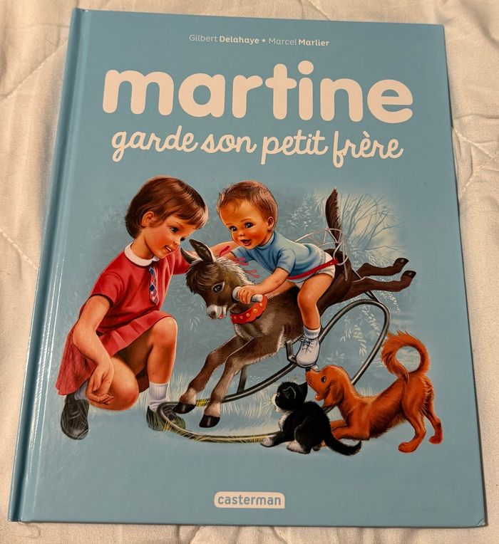 Livre Martine garde son petit frère « Casterman »