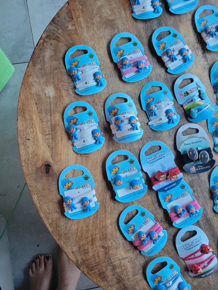 Énorme lot accessoires cheveux enfant idéal piniata cadeau - photo numéro 2