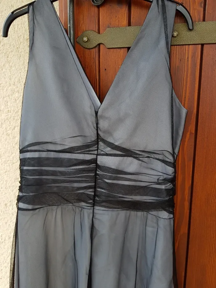 Robe de fête brodée 38 - photo numéro 4
