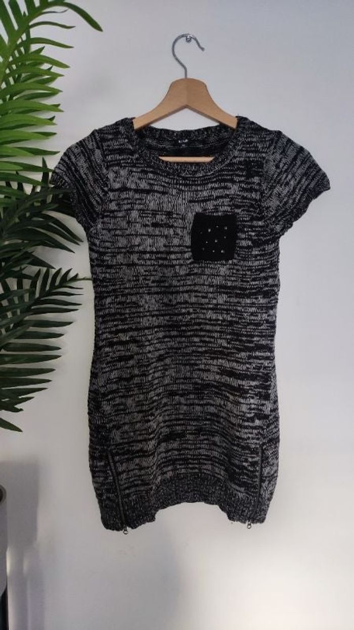 Pull en laine manches courtes.