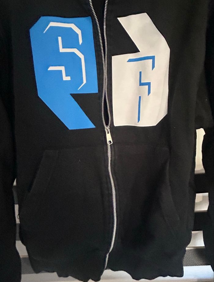 Pull à capuche Sneaker Freak - photo numéro 4