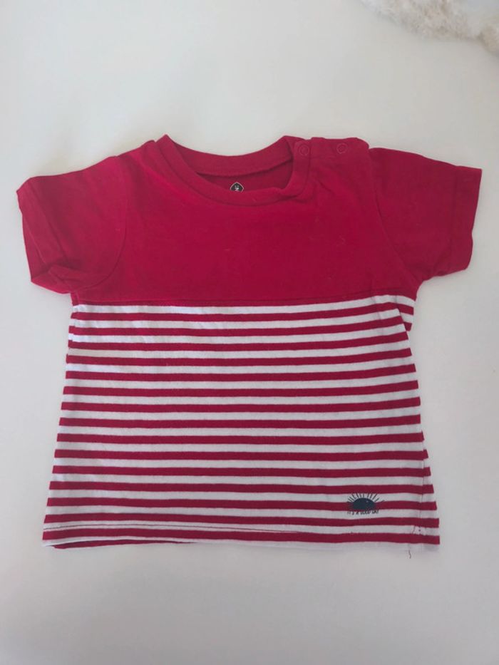 Short gris et tee shirt rouge rayé marinière - photo numéro 2