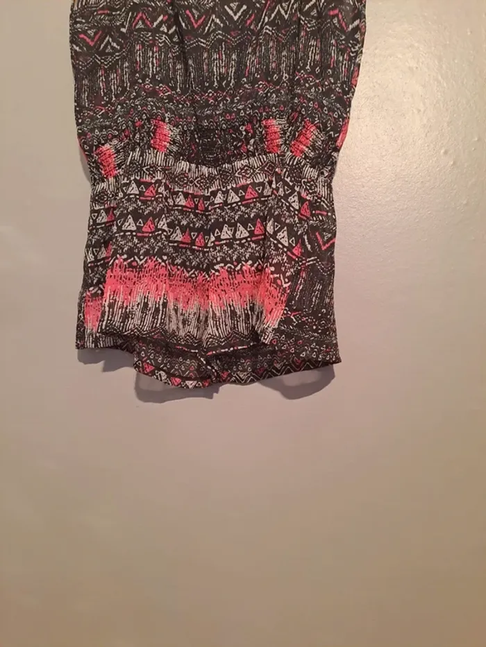 Combishort bustier noire et rose - Marque Jennyfer - Taille 40 - Parfait état. - photo numéro 11