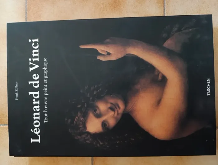 Livre de collection Léonard de Vinci "Tout l'œuvre peint et graphique" Taschen - photo numéro 2