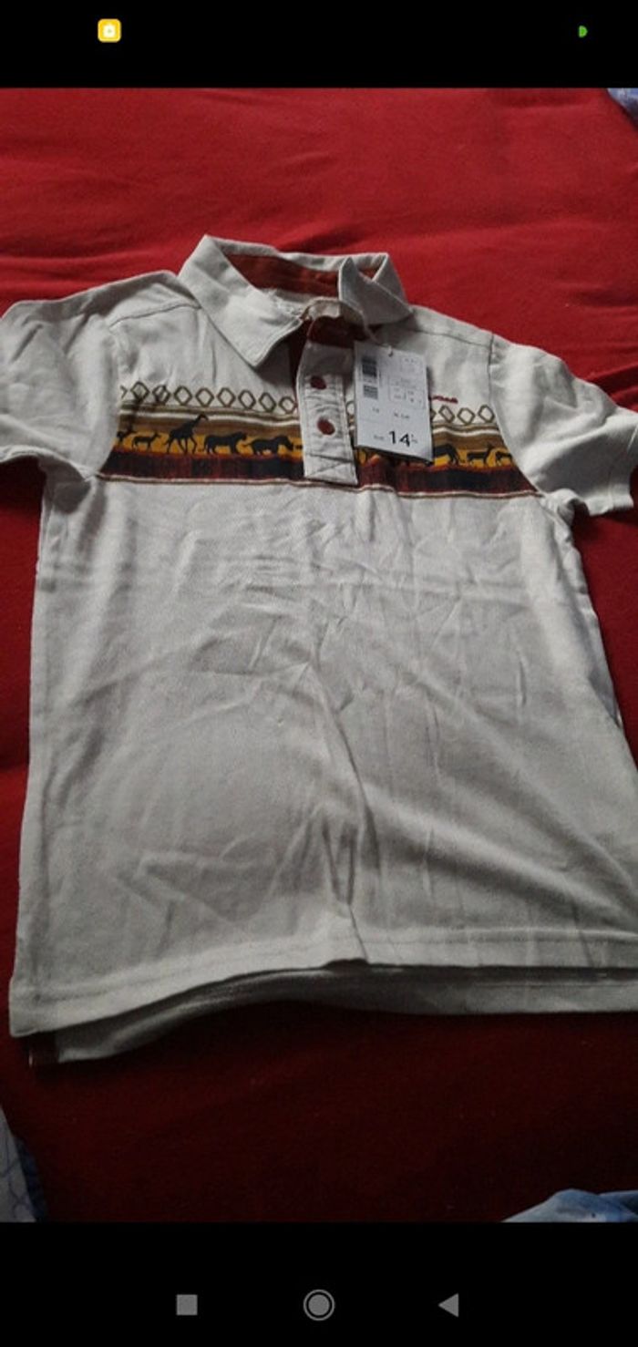 T-shirt neuf 8 ans