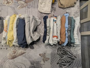 Lot vêtements naissance / 1  mois.