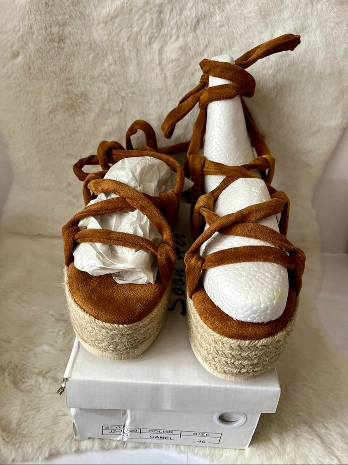 Sandales camel pointure 40 - photo numéro 2