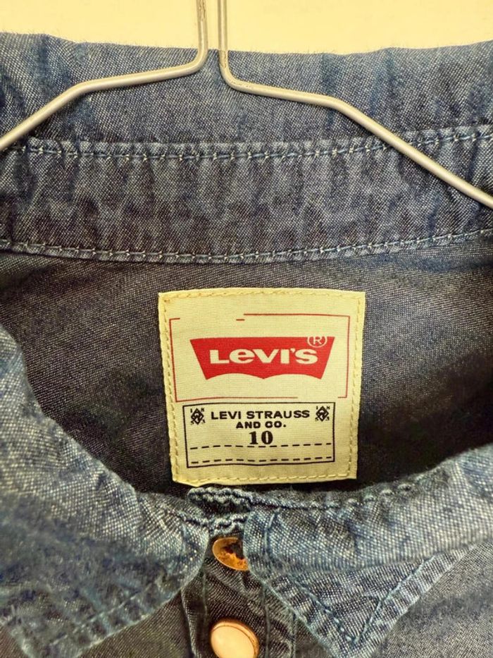 Chemise Levi's fille bleue taille 10 ans parfait état - photo numéro 2