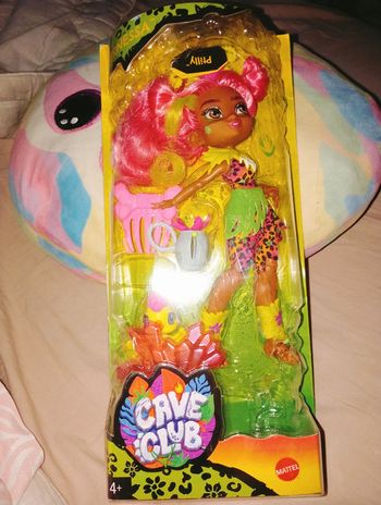 Poupée préhistoire cave club Fernessa