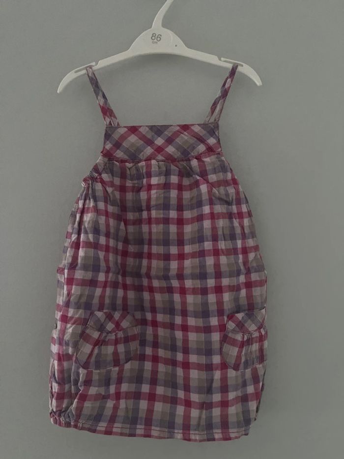 Robe à fines bretelles avec poches taille 3 ans