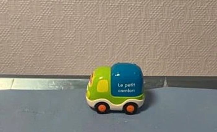 Simon le petit camion Tut Tut Bolides