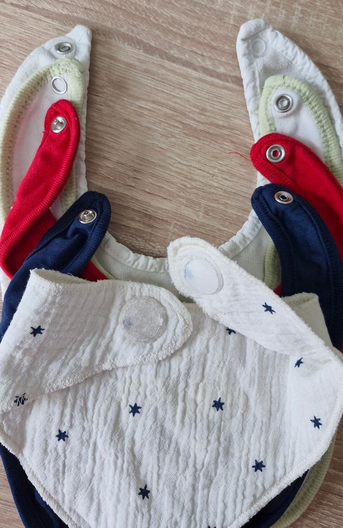 Lot de 5 petits bavoirs premier âge - photo numéro 5