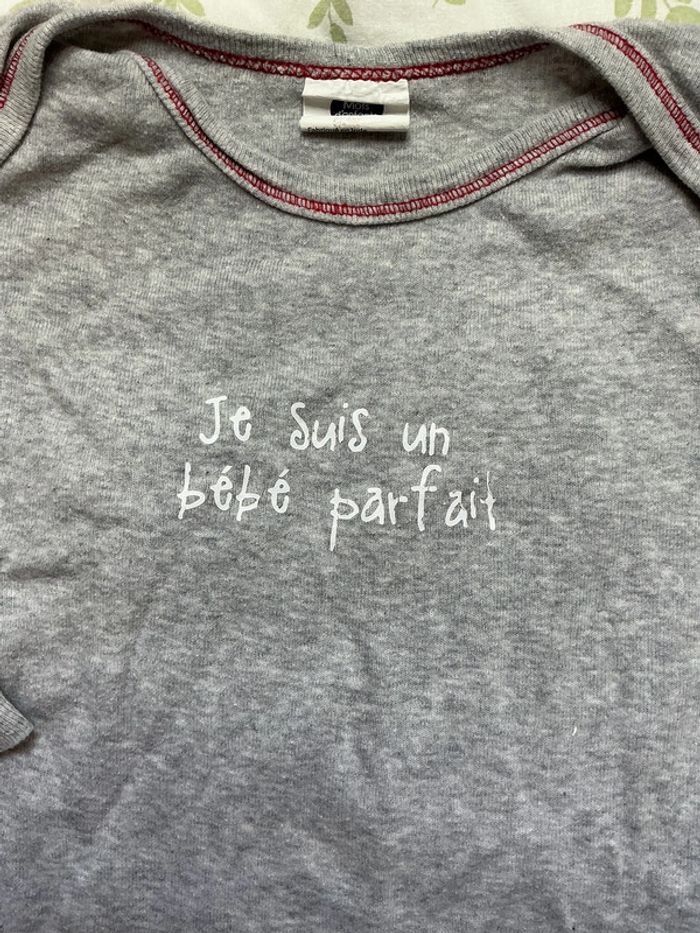body manches logues gris inscription devant mots d'enfants 18 mois - photo numéro 5