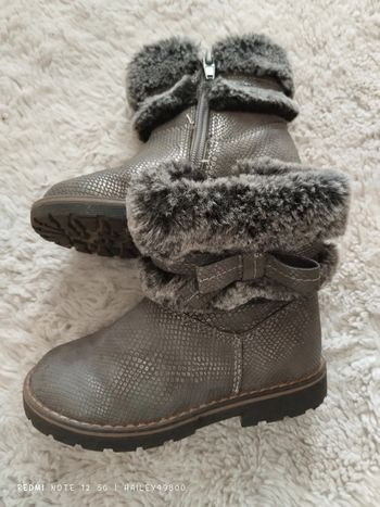 Jolie paire de bottines pointure 23