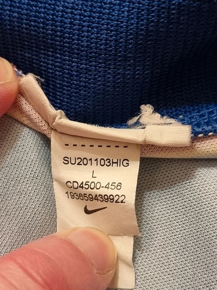 Nike
T-Shirt FC Barcelone taille 12-13 ans * foot * - photo numéro 7