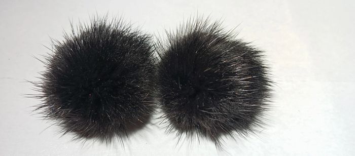 Clips d'oreilles en poils - photo numéro 3