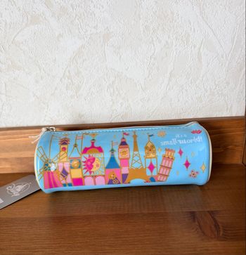 Trousse It’s a small world Disneyland Paris neuf