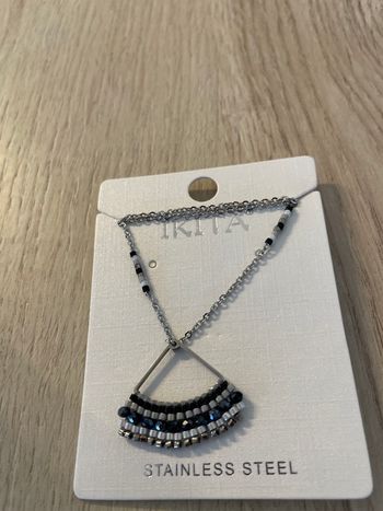 Magnifique collier neuf Ikita