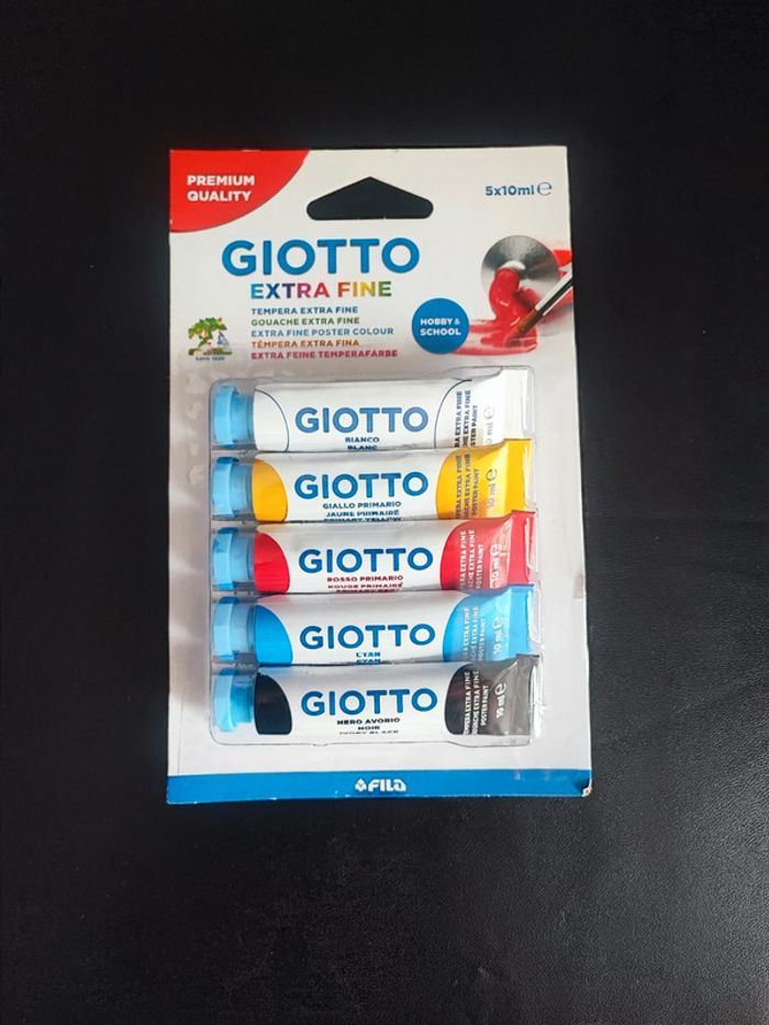 Tubes de gouache Giotto