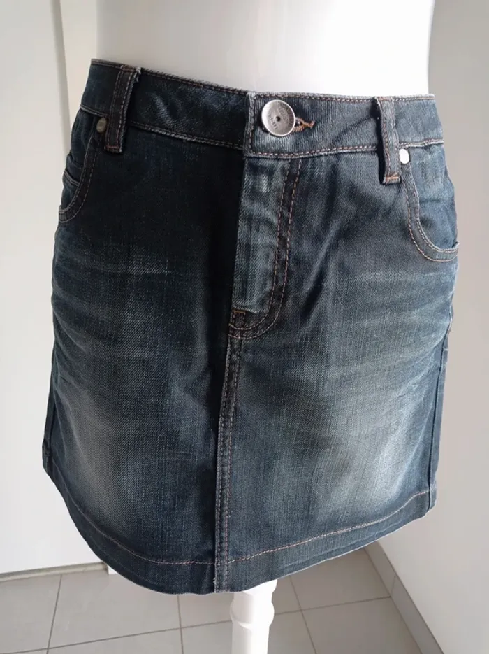 Jupe courte Mini-jupe en jean's bleu brut délavé fashion T.36 IKKS - photo numéro 2
