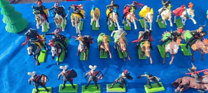 Lot de 31 Chevaliers cavaliers Britains - photo numéro 8