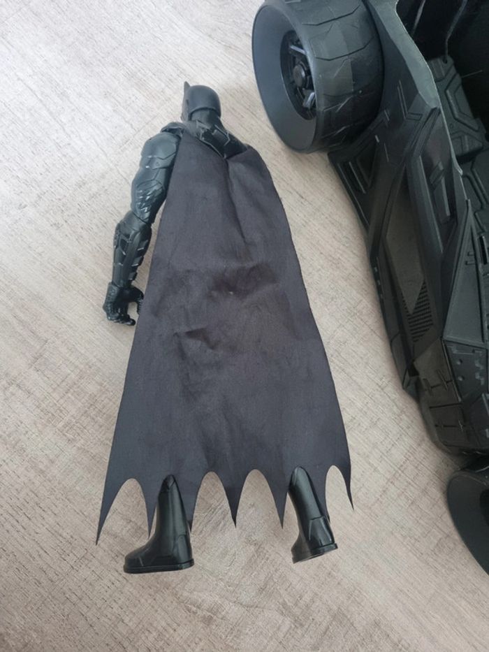 Batmobile + Batman 40cm - photo numéro 2