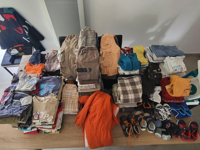 TRÈS GROS LOT VETEMENTS GARÇON 2 ANS (24 MOIS).