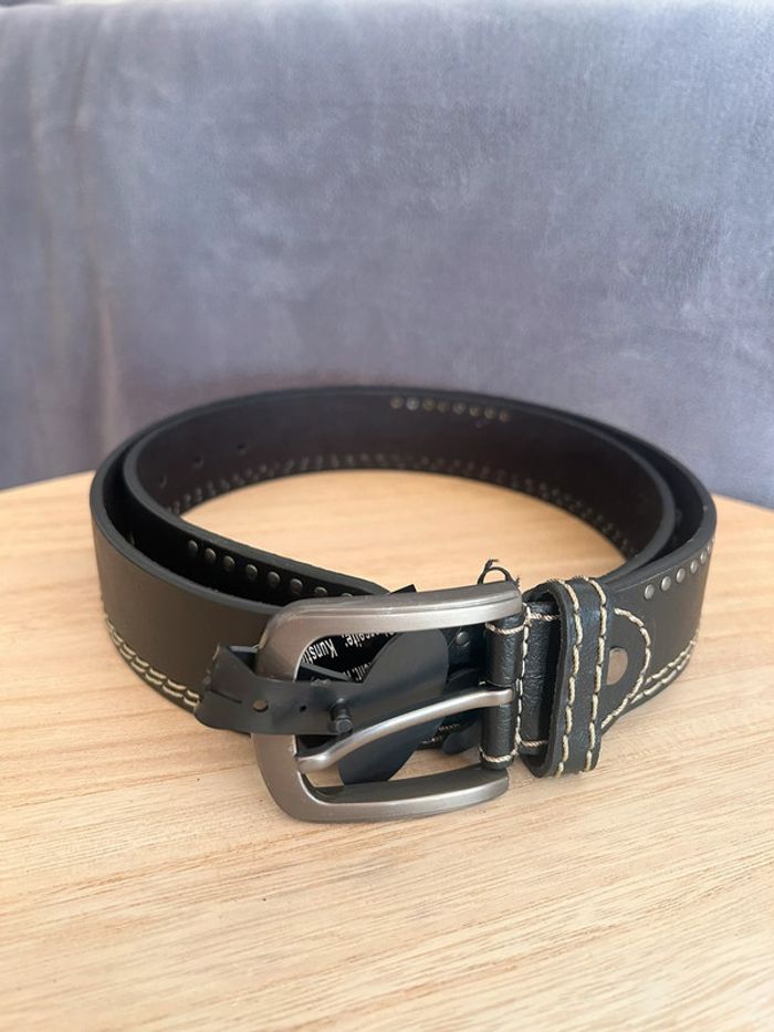 Ceinture neuve avec étiquette véritable cuir 105cm