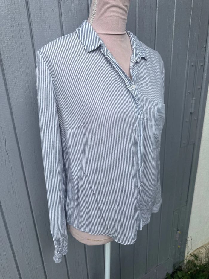 Chemise manches longues légère rayé grise blanche été Bershka 38/M - photo numéro 2
