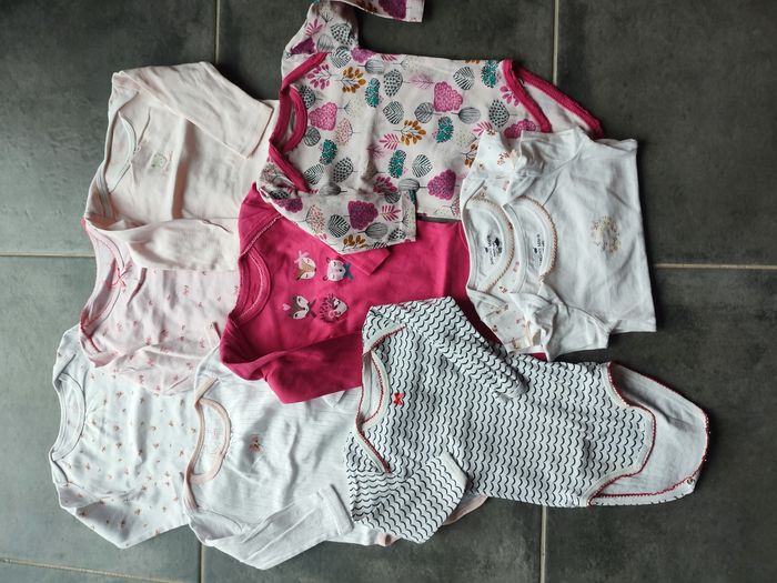 Lot de bodys 12 mois