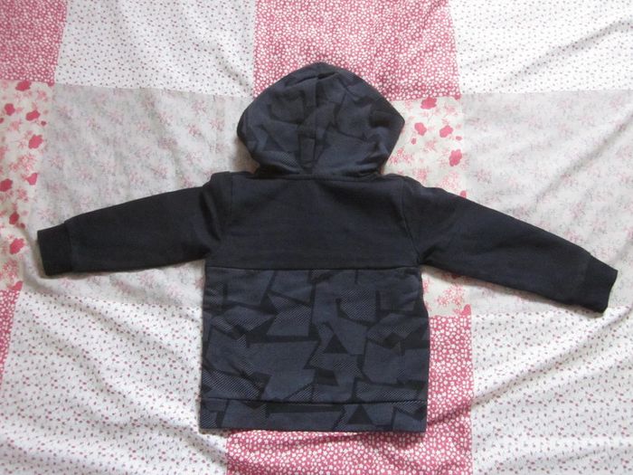 Sweat à capuche noir et gris foncé 36 mois - photo numéro 2