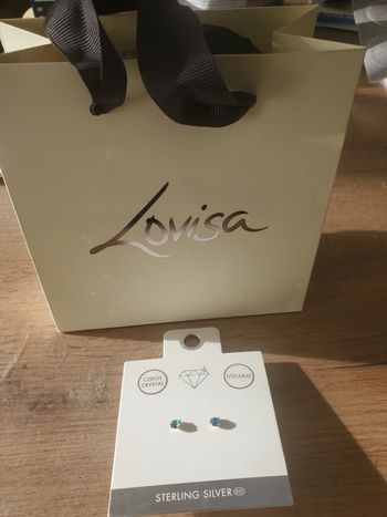 Boucles d'oreilles à tige en argent et cristal de Bohême bleu Lovisa neuves