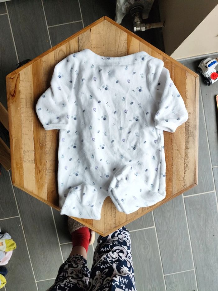 Pyjama fleurie - photo numéro 3