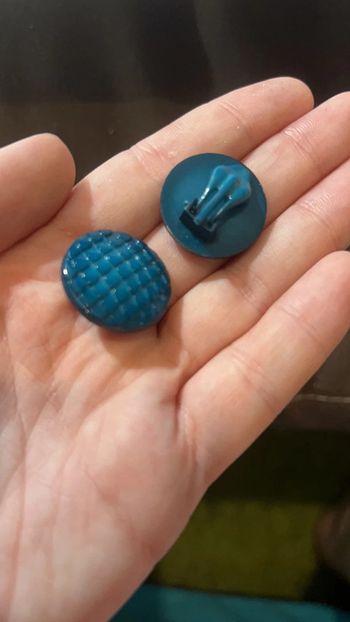 Boucles d’oreilles a clip vert sapin vintage