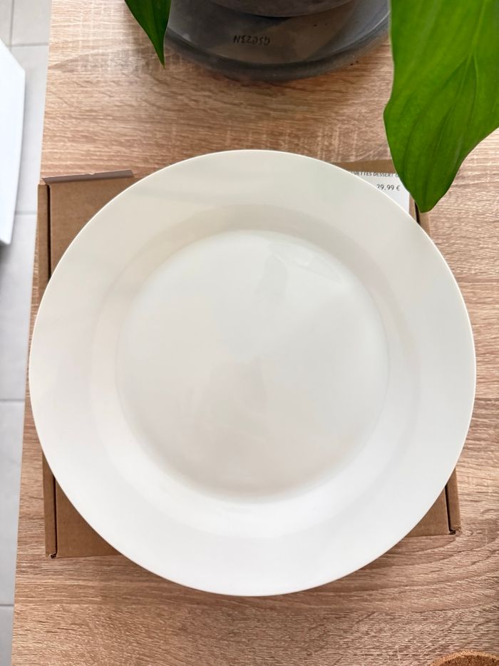 Lot de 3 assiettes ikea très bon état