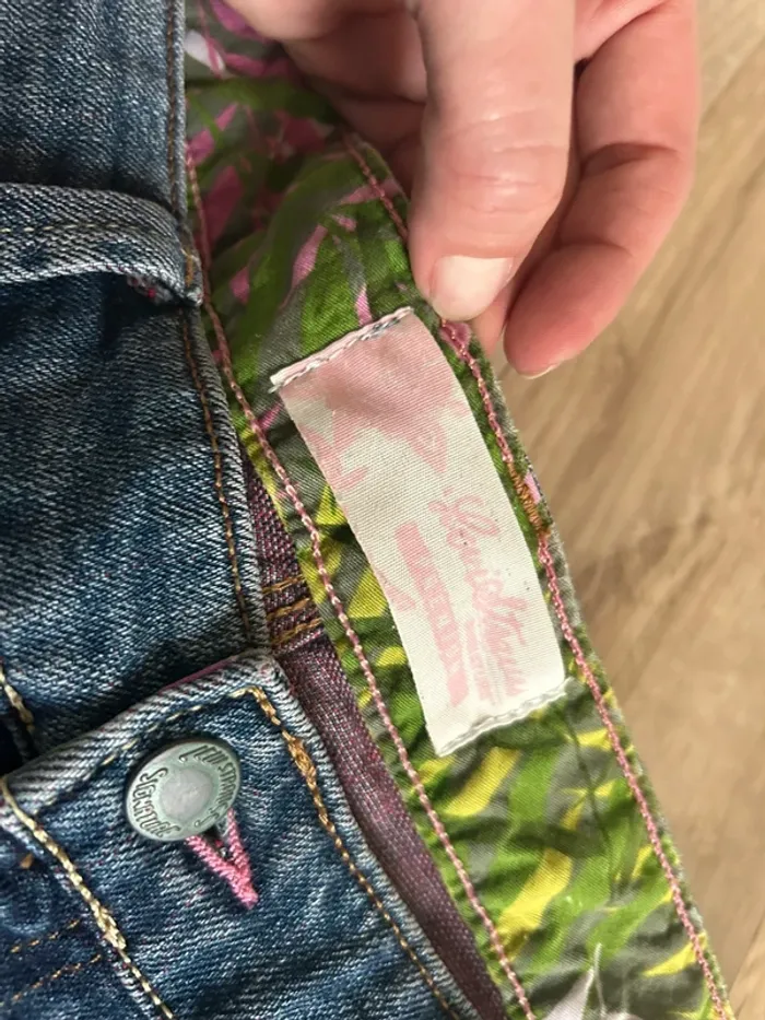 Levis, jean femme bleue, évasée, taille US 31 × 32/FR.40/42 - photo numéro 4